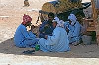 Fahrt durch die Wste von Assuan nach Abu-Simbe: Wasserstation