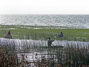 Awassa-See: Fischer am Ufer P1090125