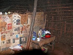 Auf dem Weg nach Konso: Besuch eines Sidama-Hauses - Küchenbereich P1080042