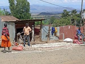 Stadt Konso: Markt - Seiler P1080826