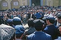 Kashgar: Vorplatz der Id-Kah-Moschee