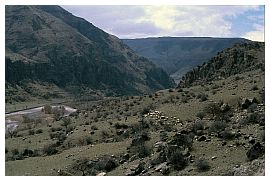 Hhlenstadt Wardsia: Blick ins Kura-Tal