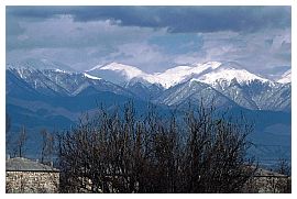 Telawi: Blick auf die Berge des Kaukasus
