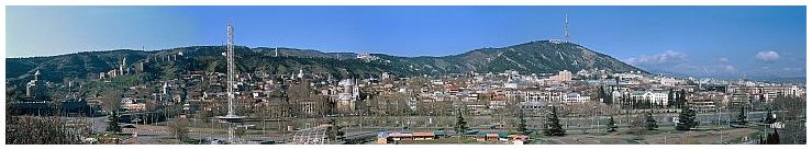 Panorama von Tbilissi/Tiflis, vom Tbilissoba-Platz unterhalb der Metechi-Kirche aus