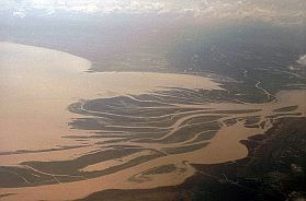 Einmündung des Tonle Sap Flusses in den See