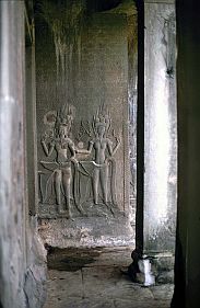 Angkor Wat - Reliefs mit Apsara-Tnzerinnen