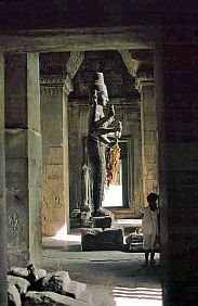 Angkor Wat - Vishnu-Statue