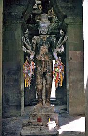 Angkor Wat - Vishnu-Statue