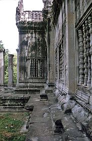 Angkor Wat: Galerie in der Nhe des Haupteingangs