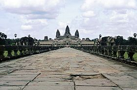 Angkor Wat: Prozessionsstrae zum Haupttempel