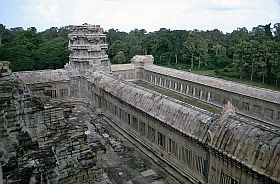 Angkor Wat: Blick von oben auf die Galerien