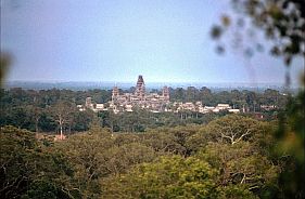Angkor: Blick vom Phnom Bakheng auf Angkor Wat