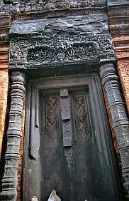 Angkor: Tempel Lolei - reich verzierte Tr