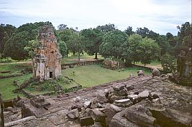 Angkor: Bakong-Tempel - Relief
