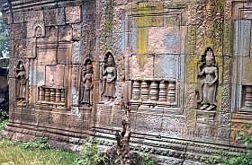 Wat Nokor: Reliefs