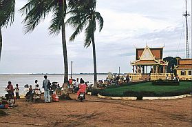 Phnom Penh: Am Flussufer