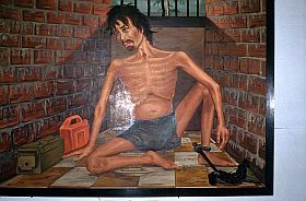 Tuol Sleng: Gemlde - Gefangener in einer Zelle