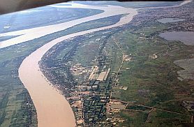 Luftaufnahme von Phnom Penh: Mekong und Tonle Sap Fluss