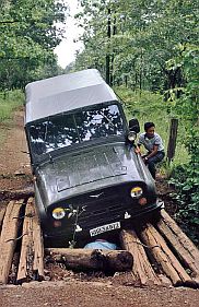 Rckfahrt von Bong Long nach Stung Treng: Unser Jeep ist eingebrochen