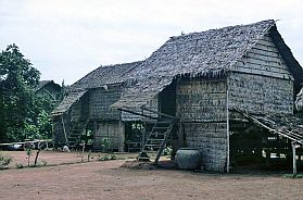 Auf der Insel: Dorf