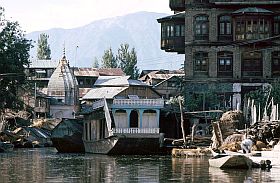 Srinagar: Die Stadt ist von Kanlen durchzogen