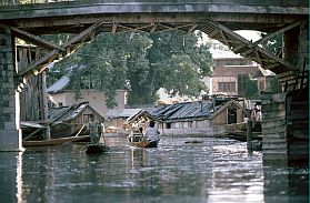 Srinagar: Unter den Brcken