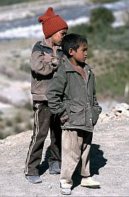 Zwei Jungen bei Kargil