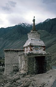 Bei Alchi: Tor-Tschrten