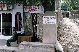 Leh: Free-Ladakh-Parolen