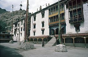 Kloster Hemis: Eingangsbereich und Klosterhof