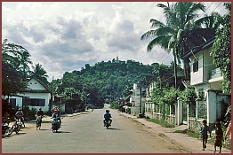 Luang Prabang: Blick auf den Hgel Phu Si