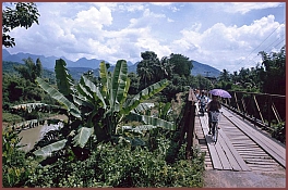 Brcke beim Weber-Dorf Ban Phanom