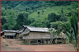 Nam Ou aufwrts: Akha-Dorf