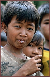Nam Ou: Dorf Hat Bang - Kinder