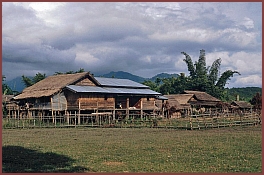 Ebene der Tonkrge: Dorf