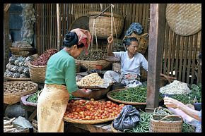Bagan: Markt in Nyaung-Oo - Gemse