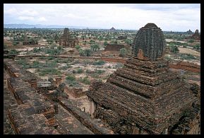 Bagan: Blick vom Payathonzu Tempel