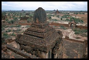 Bagan: Blick vom Payathonzu Tempel