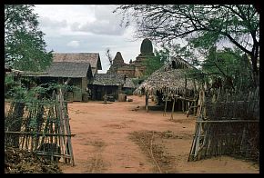 Bagan-Minanthu: Huser