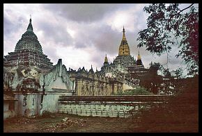 Bagan: Ananda-Tempel mit Kloster