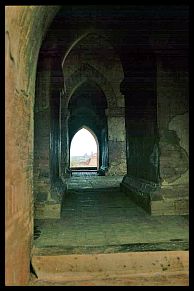 Bagan: Dhammayangyi-Tempel - Gang