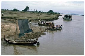 Auf dem Irrawaddy: Beobachtungen am Ufer