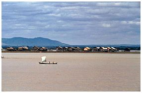 Auf dem Irrawaddy: Segelboot