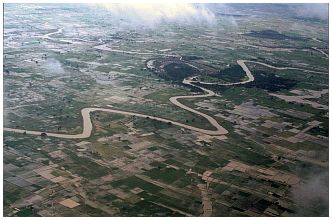 Luftaufnahme vom Flug zwischen Mandalay und Yangon