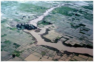 Luftaufnahme vom Flug zwischen Mandalay und Yangon