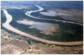 Luftaufnahme vom Flug zwischen Mandalay und Yangon