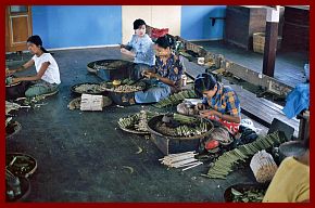 Cheroot- (Zigarren-)Fabrik in Taunggyi