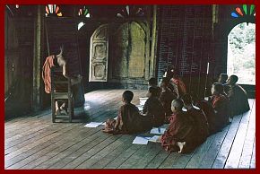 Kloster Shwe Yan Pyay: Unterricht fr Novizen