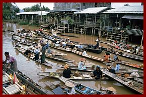 Inle-See: Schwimmender Markt in Ywama