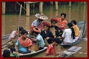 Inle-See: Schwimmender Markt in Ywama